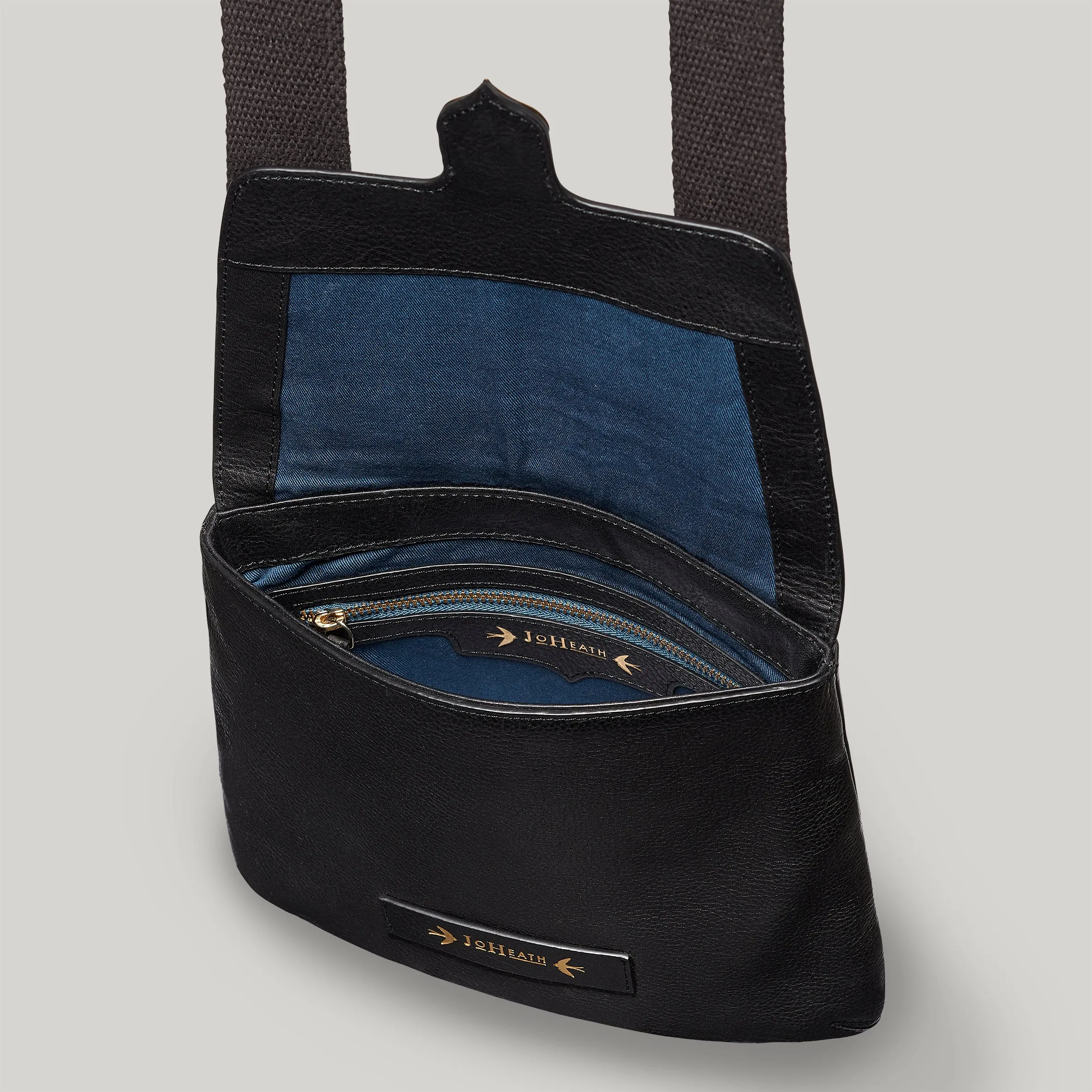 Wren Messenger Bag